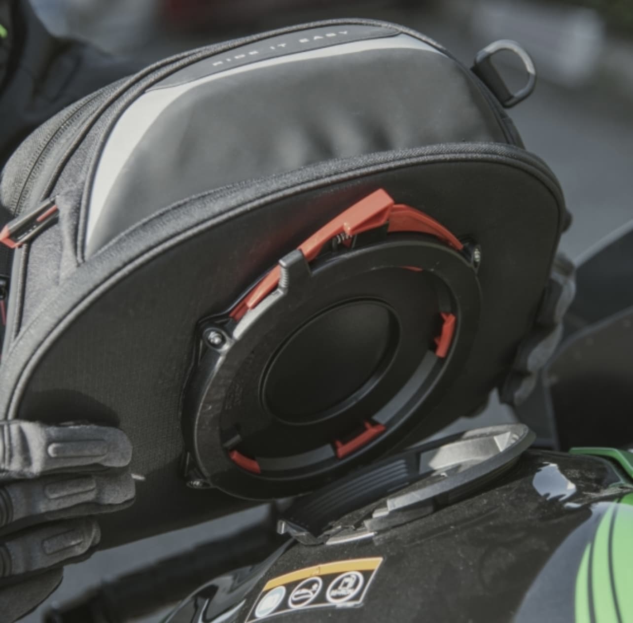 Túi Gắn Bình Xăng Tanklock Givi EASY03  EASY-T 